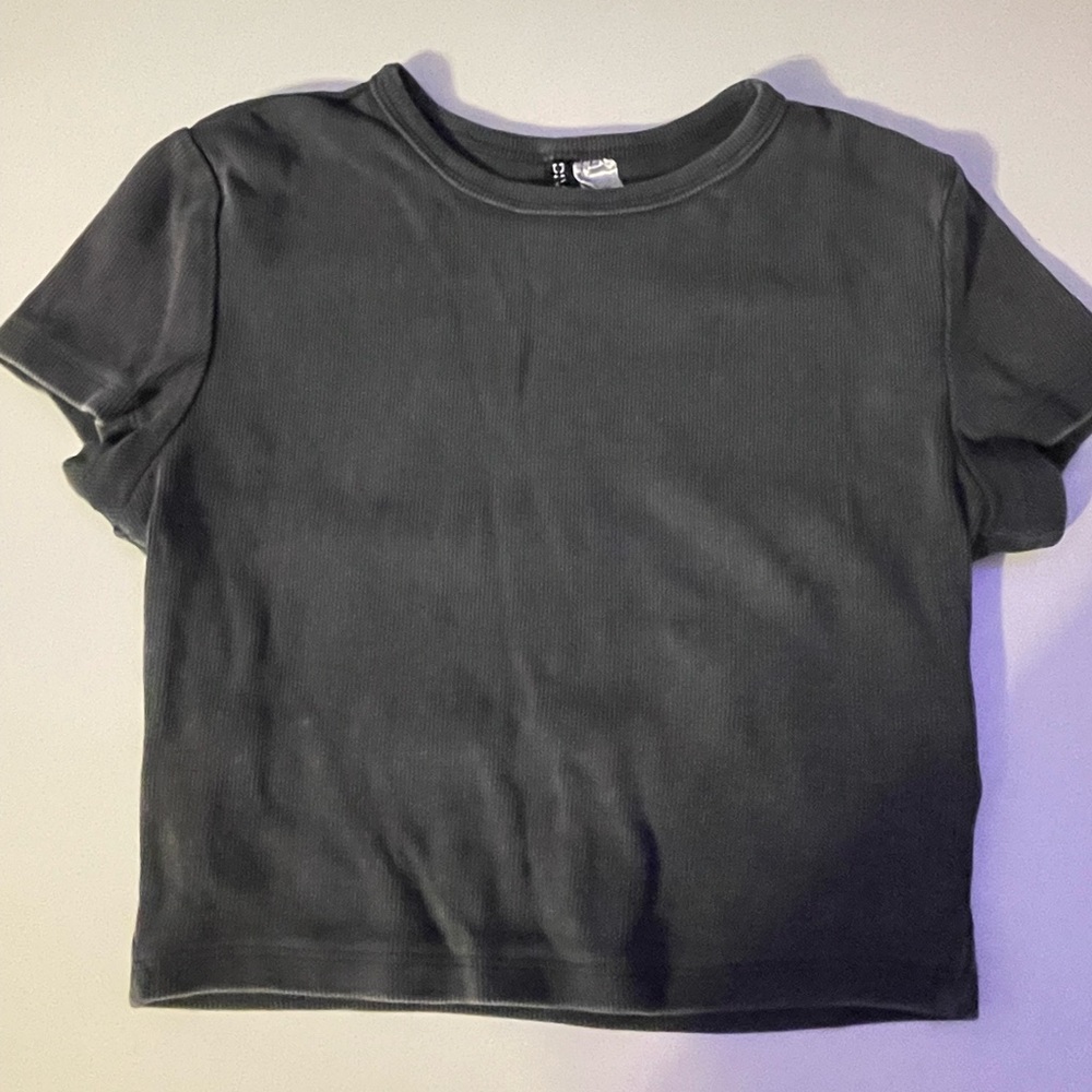 H&M black crop top